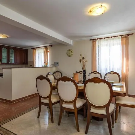 Divina Comfortable Villa